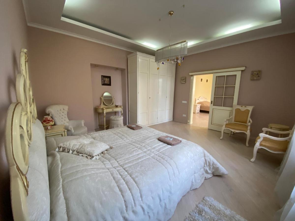 Grand Apartment Lviv Exterior photo
