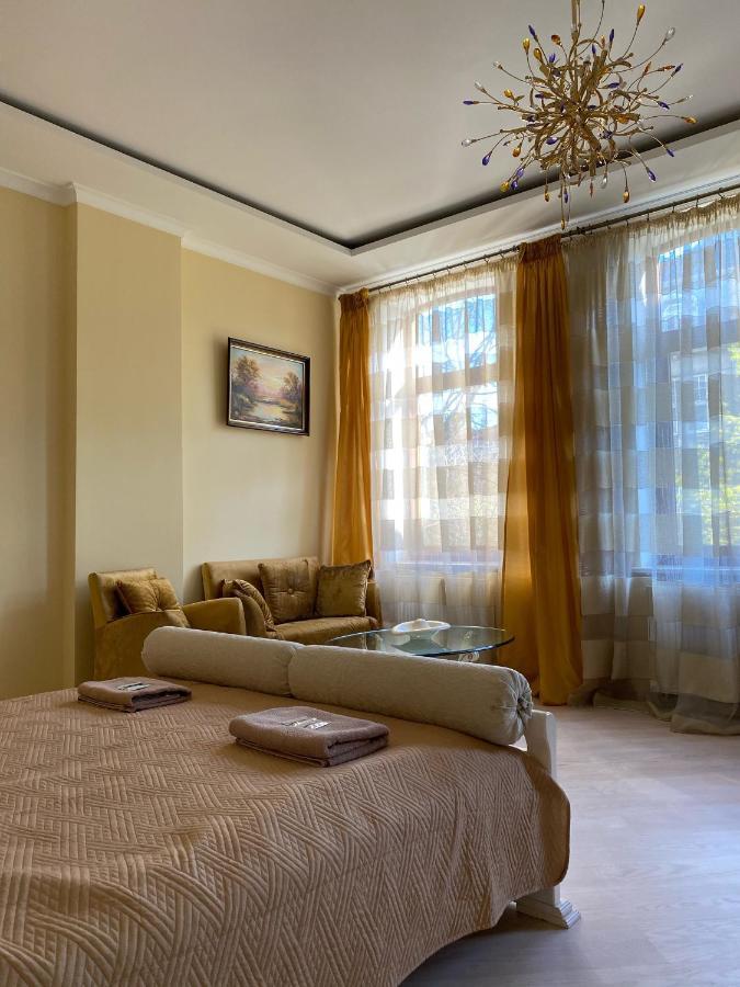 Grand Apartment Lviv Exterior photo