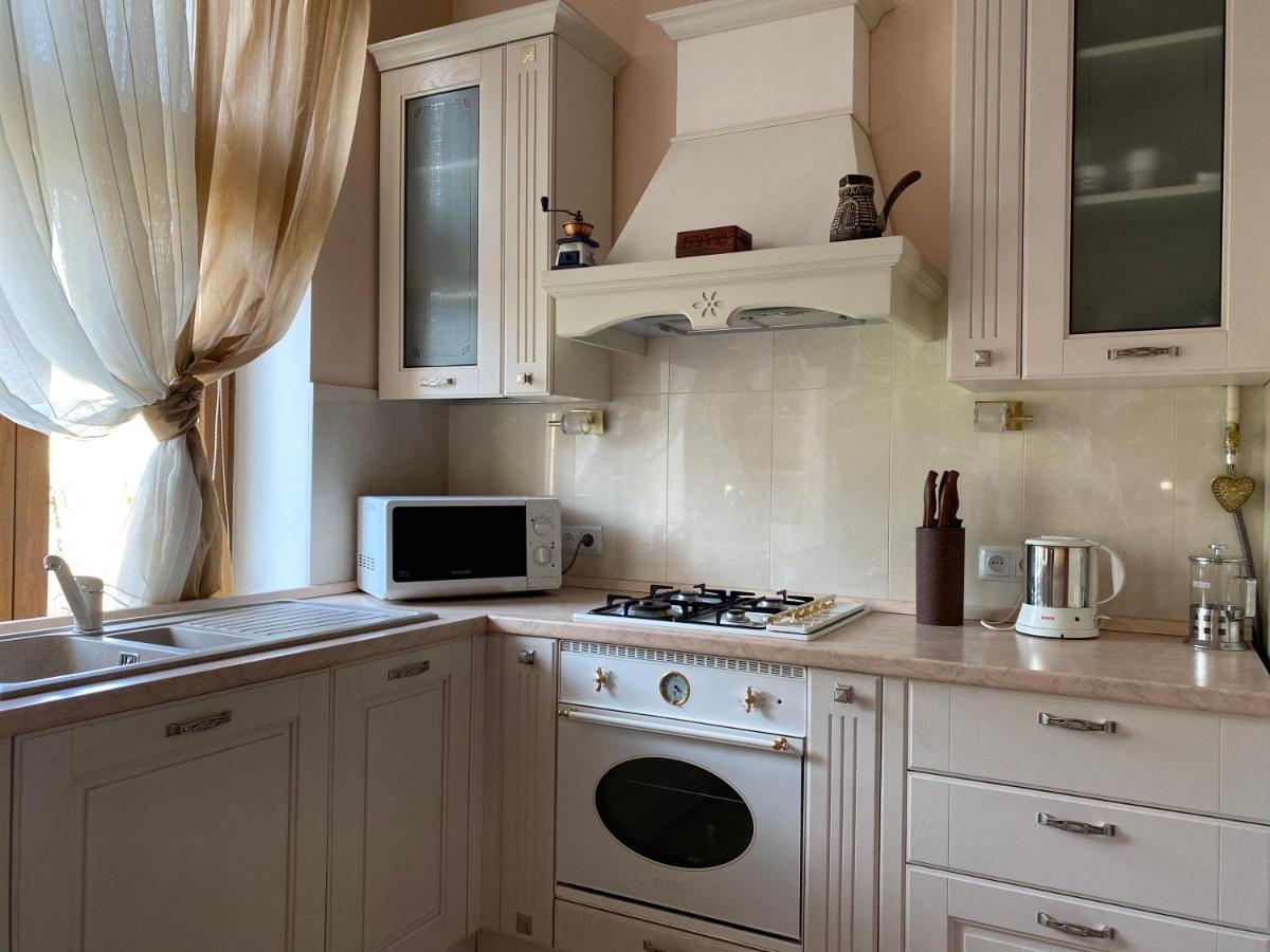 Grand Apartment Lviv Exterior photo