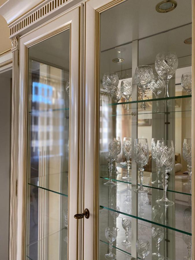 Grand Apartment Lviv Exterior photo