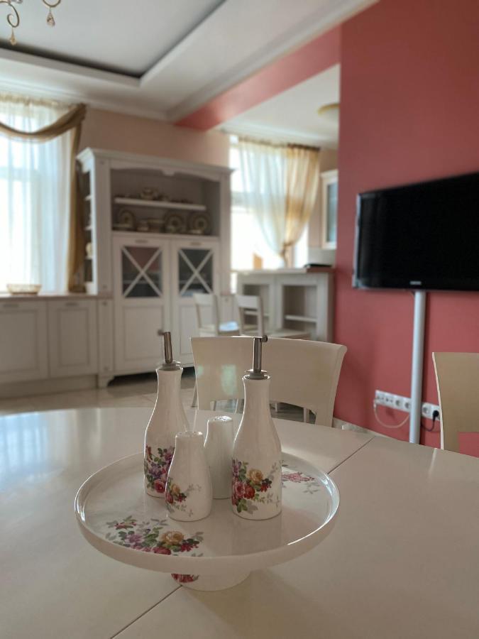 Grand Apartment Lviv Exterior photo